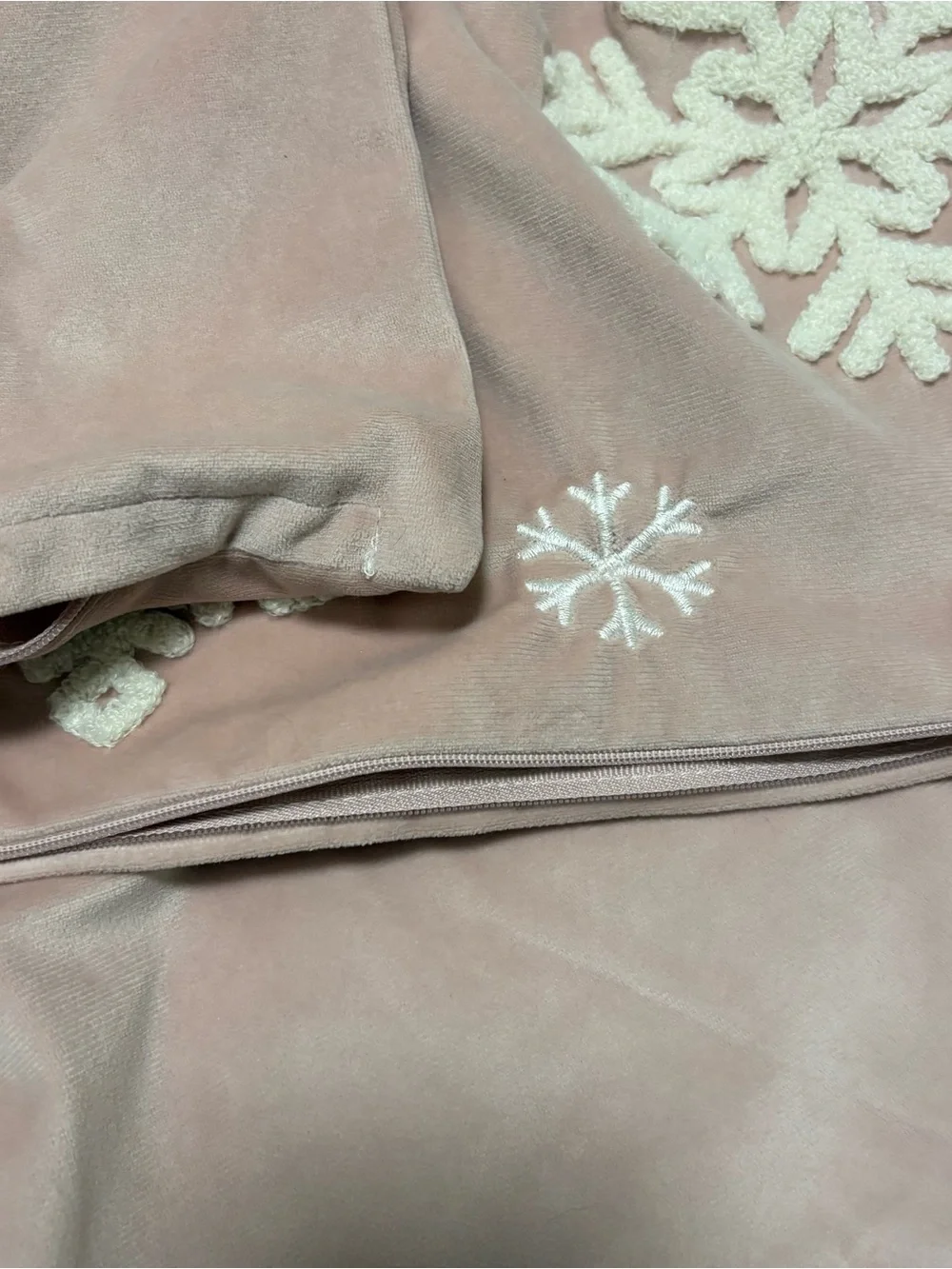 5for20 Set of 3 velour pink snowflake pillowcases